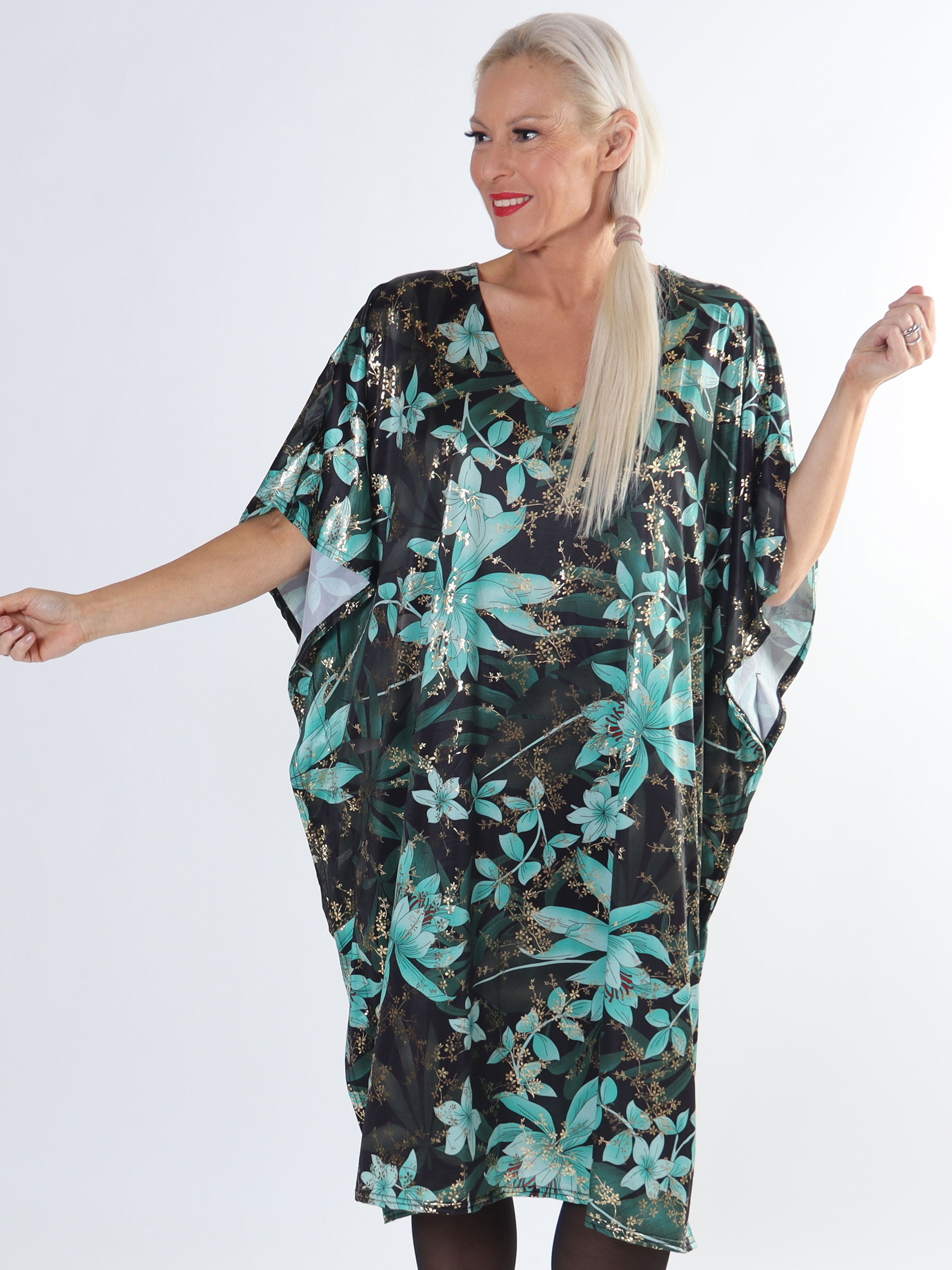 Azmina Flower - Plus size tunikakjole i løs pasform med blomsterprint